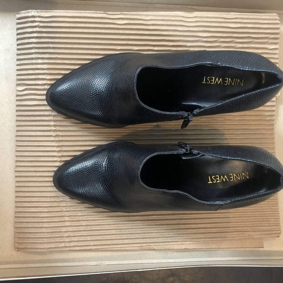 Heel boot - Picture 3 of 3